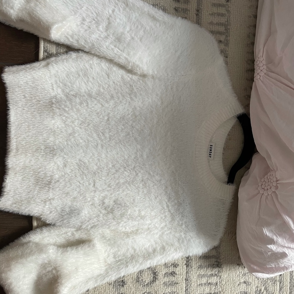Fitted sweater